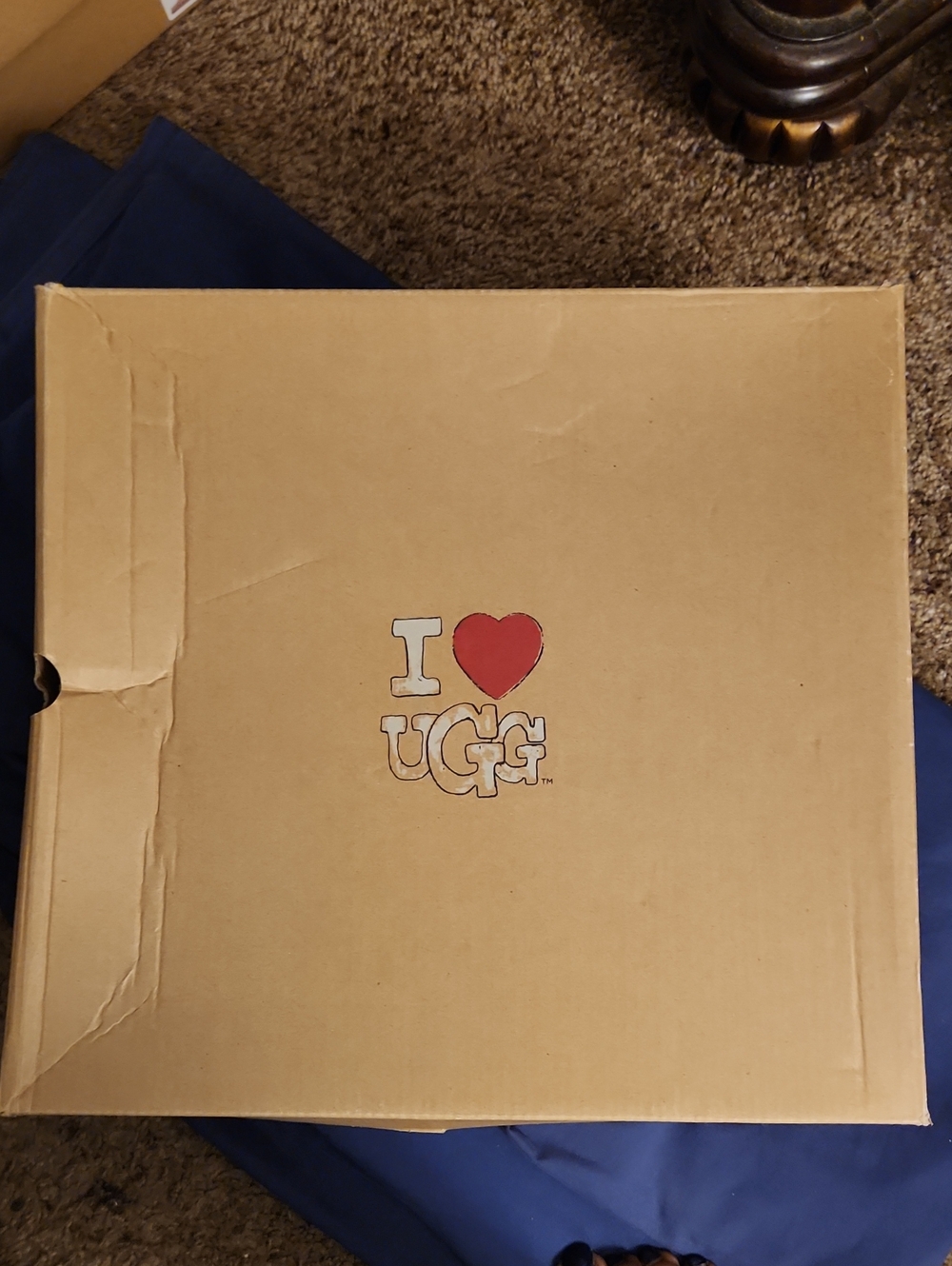 UGG LOW BLACK BOOTS, EXCELLENT CONDITION, ORIGINAL BOX, ETC